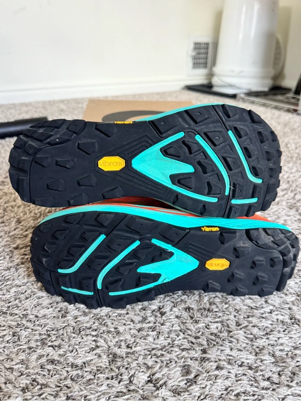 Topo Athletic Men’s 9.5 M-Pursuit Zero Drop Trail Running Shoes with <20 miles